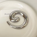 Niche Retro Cold Aesthetic Snail Brooch - Internet-Famous Metal Pin, Autumn & Winter Runway-Style Accessory for Women