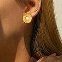 French Vintage Niche Flower Earrings, Pearl-Inlaid Stud Earrings for Women, Chanel-Style Light Luxury Titanium Steel Gold-Plated Jewelry Wholesale