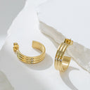 Minimalist Fashionable Stainless Steel Zircon Earrings, Versatile & Niche Design, Luxurious Titanium Steel Jewelry。