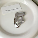 Personalized Retro Forest-Style Mask Brooch for Women - INS Minimalist Portrait Pin, Fashion Accessory Boutonniere