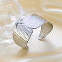 Wholesale New Arrival V-Shape & C-Shape Bangle - Oil-Pressed Open Niche Design for Women