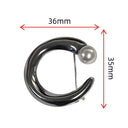 Hot-Selling Designer Metal Letter C-Shaped Pearl Brooch - Cold Aesthetic Minimalist Elegant Suit Pin, Trendy Clothing Accessory Wholesale