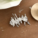 Retro Electrocardiogram Brooch for Women - Niche INS - Style, Personalized, Versatile with Fashionable Clothing, Elegant Gold Pin, Suit Boutonniere