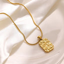 INS Vibe Retro Gold Necklace - Textured Square Pendant Collarbone Chain, Viral Versatile Sweater Chain