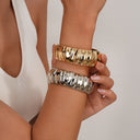 New Fashion Narrow Striped Bracelet for Women - Minimalist, Niche Design, Shiny Gear - Textured Wristband