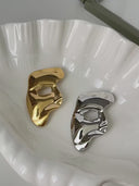 Personalized Retro Forest-Style Mask Brooch for Women - INS Minimalist Portrait Pin, Fashion Accessory Boutonniere