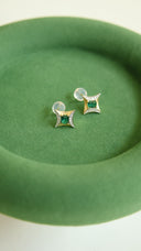 Niche Emerald Starburst Sterling Silver Earrings - Two-Tone Zircon Design, Vintage Statement Jewelry for Women